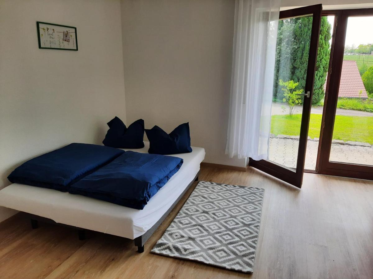 Moderne Wohnung Im Grunen Mit Schoner Terasse Tettnang Exterior foto