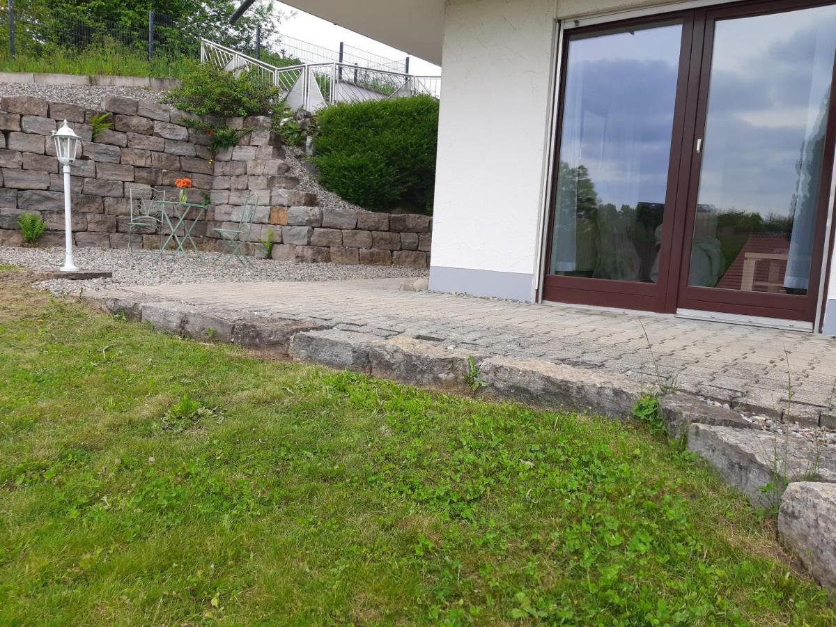 Moderne Wohnung Im Grunen Mit Schoner Terasse Tettnang Exterior foto